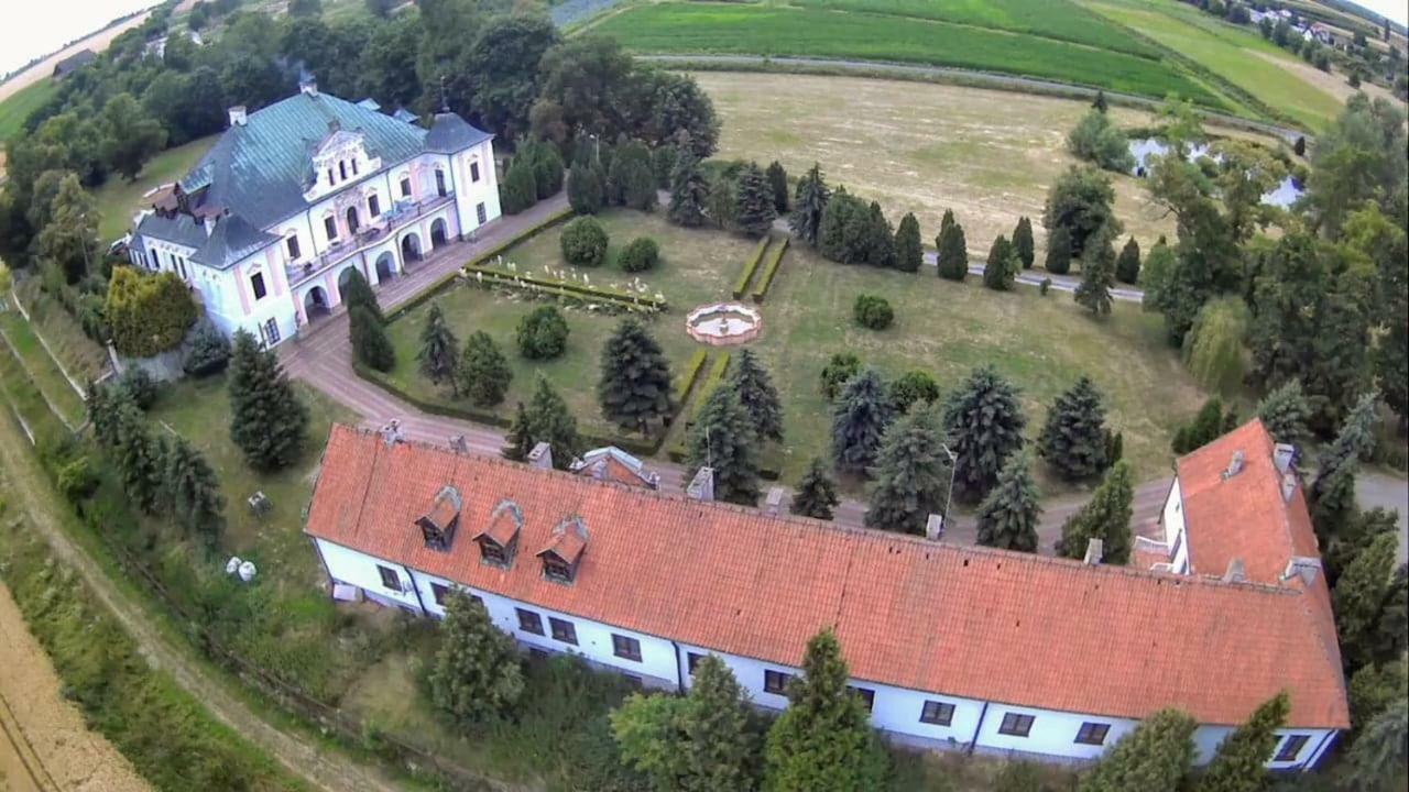 Palac W Czyzowie Szlacheckim Czyzow Szlachecki Exterior photo